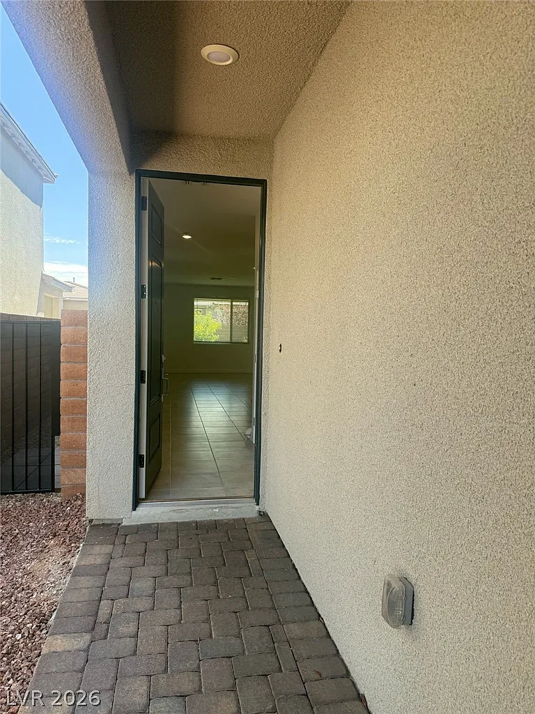 5 bed, 4.0 bath, 2454 sqft, $3,495 — Photo 2