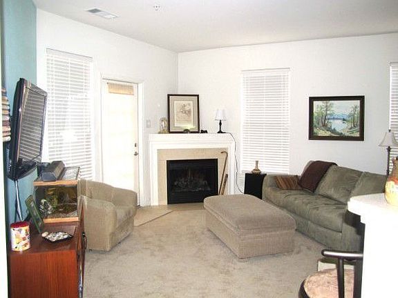 5th image of 205 Meeting House Station Sq APT 106