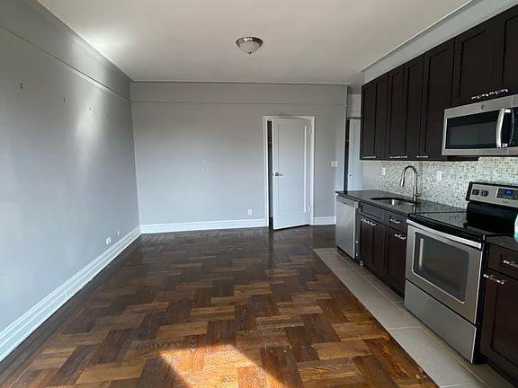 2nd image of 31 E 21st St APT 6C