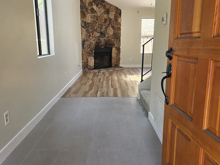 5080 Lambert Ln — Photo 4