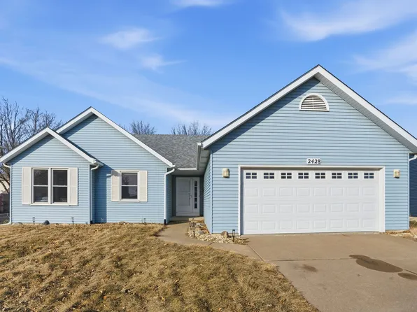 2428 W 60th Pl, Davenport, IA 52806