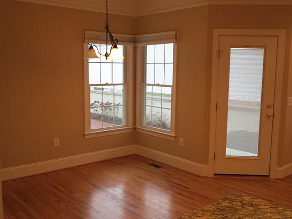 2nd image of 1708 Honeysuckle Dr