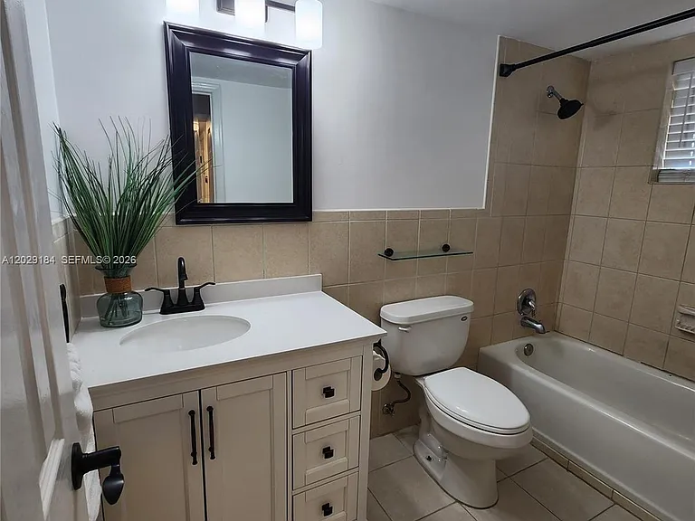 900 NE 12th Ave #406 — Photo 15