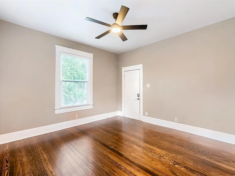4308 Avenue G — Photo 4