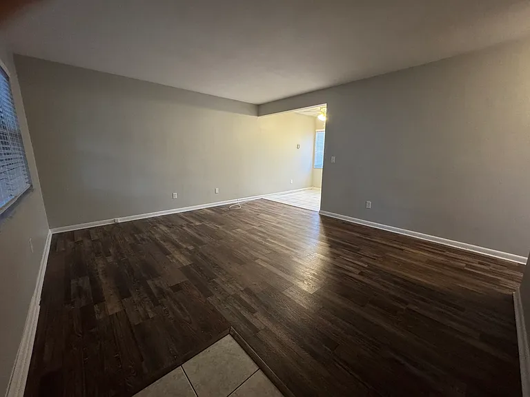 408 New York Ave — Photo 2