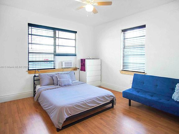 5th image of 205 NE 27th St #205