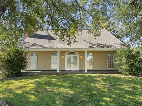 335 W Presidential Cir, Lake Charles, LA 70611