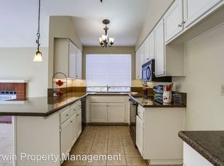 2040 Shadetree Ln, Escondido, CA 92029
