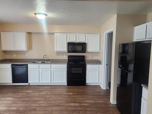 4th image of 1204 Topp Creek Dr