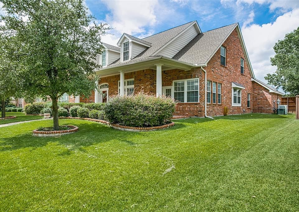 1st image of 932 Hidden Hollow Ct