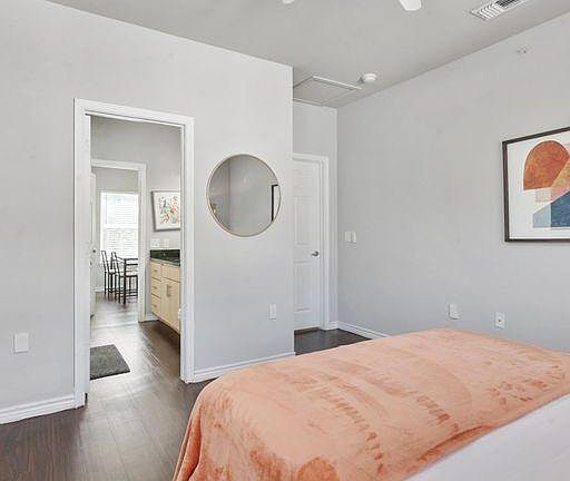 3rd image of 2606 Wilson St APT 401