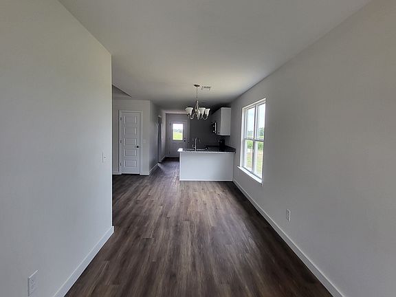 4th image of 32 Ashford Way #1-13
