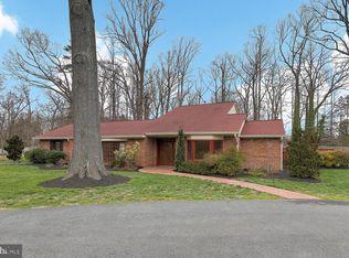 6610 Van Winkle Dr, Falls Church, VA 22044