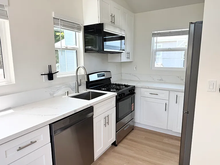 4636 Muir Ave #2 — Photo 9
