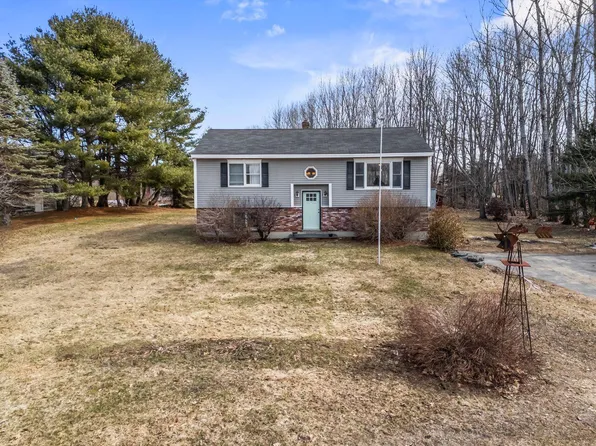 27 Oak Ridge Drive, Standish, ME 04084