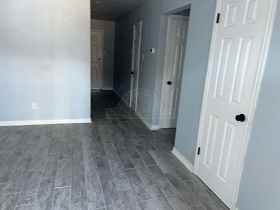 3rd image of 4804 Cedarhill Cir APT B