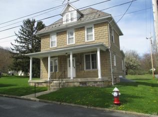 206 Oak St, Pen Argyl, PA 18072