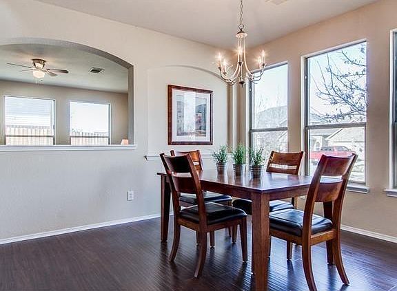 3rd image of 621 Twin Knoll Dr