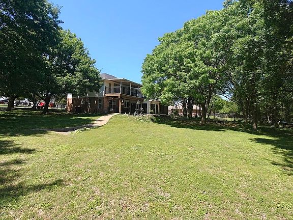 2nd image of 5210 Cliff Haven Dr