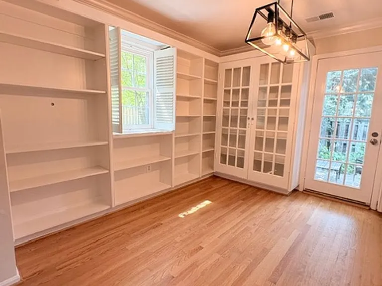 6718 Kenwood Forest Ln — Photo 8