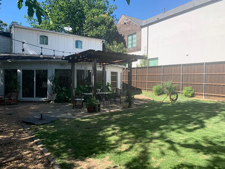 2817 Lovers Ln — Photo 14