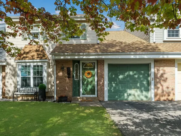 43 Green Woods Dr, Horsham, PA 19044