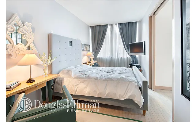 Sold by Douglas Elliman | media 20