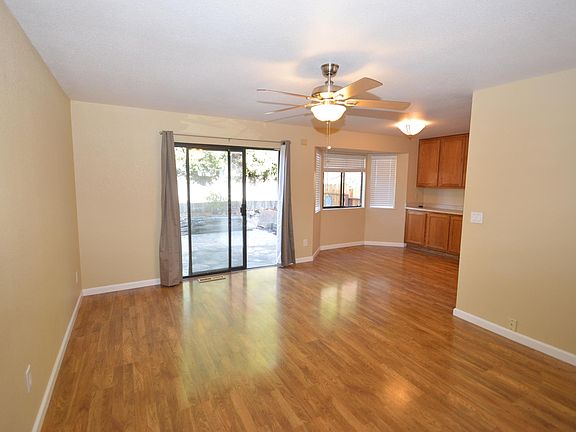 4th image of 819 Pulteney Pl