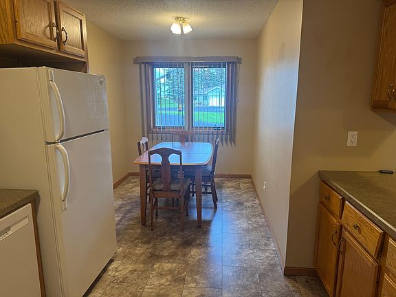 5th image of 3113 Maple Leaf Ct NW