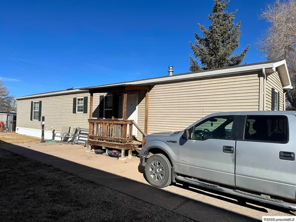 1633 State St #10, Laramie, WY 82072
