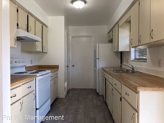 3rd image of 1110 18th St