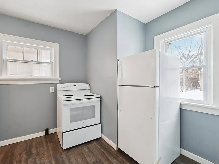 1821 Talbot St — Photo 2