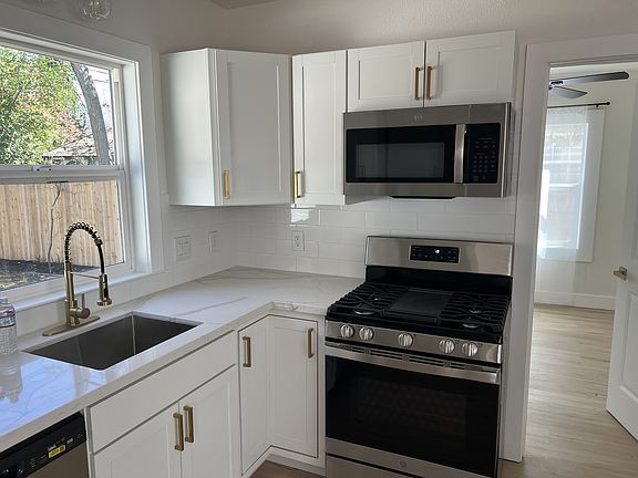 4th image of 4541 V St