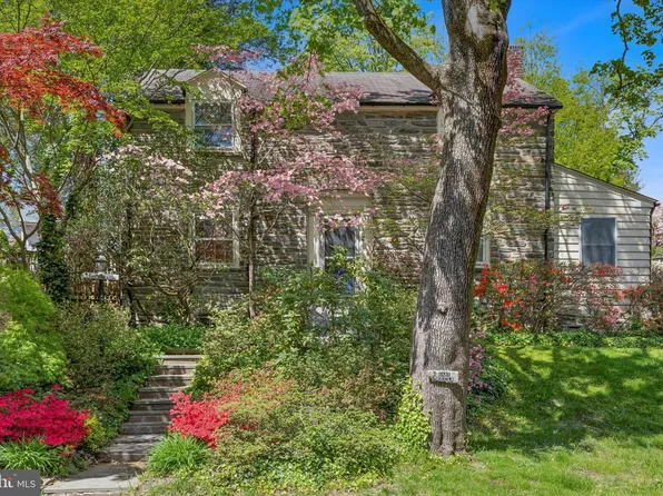 9 E Lodges Ln, Bala Cynwyd, PA 19004