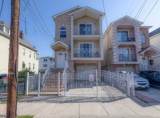 911 Flora St, Elizabeth, NJ 07201