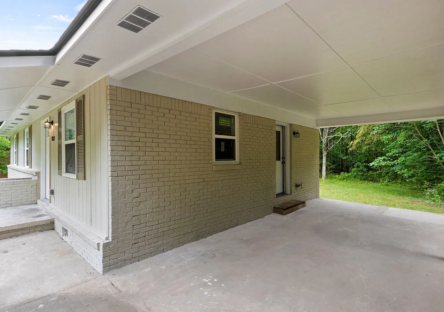 3 Bed 1.5 Bath House — Photo 3