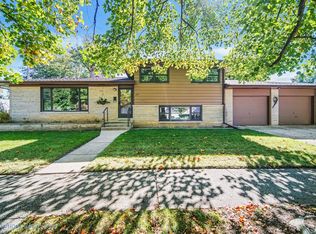 706 Oak St, Valparaiso, IN 46383