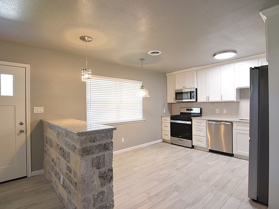 5th image of 1612 Harley Dr
