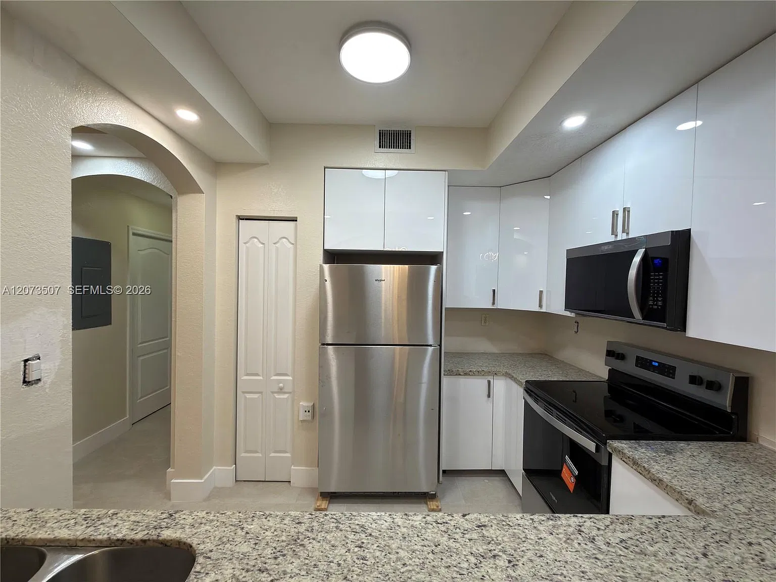 Century Park Condo — Photo 4