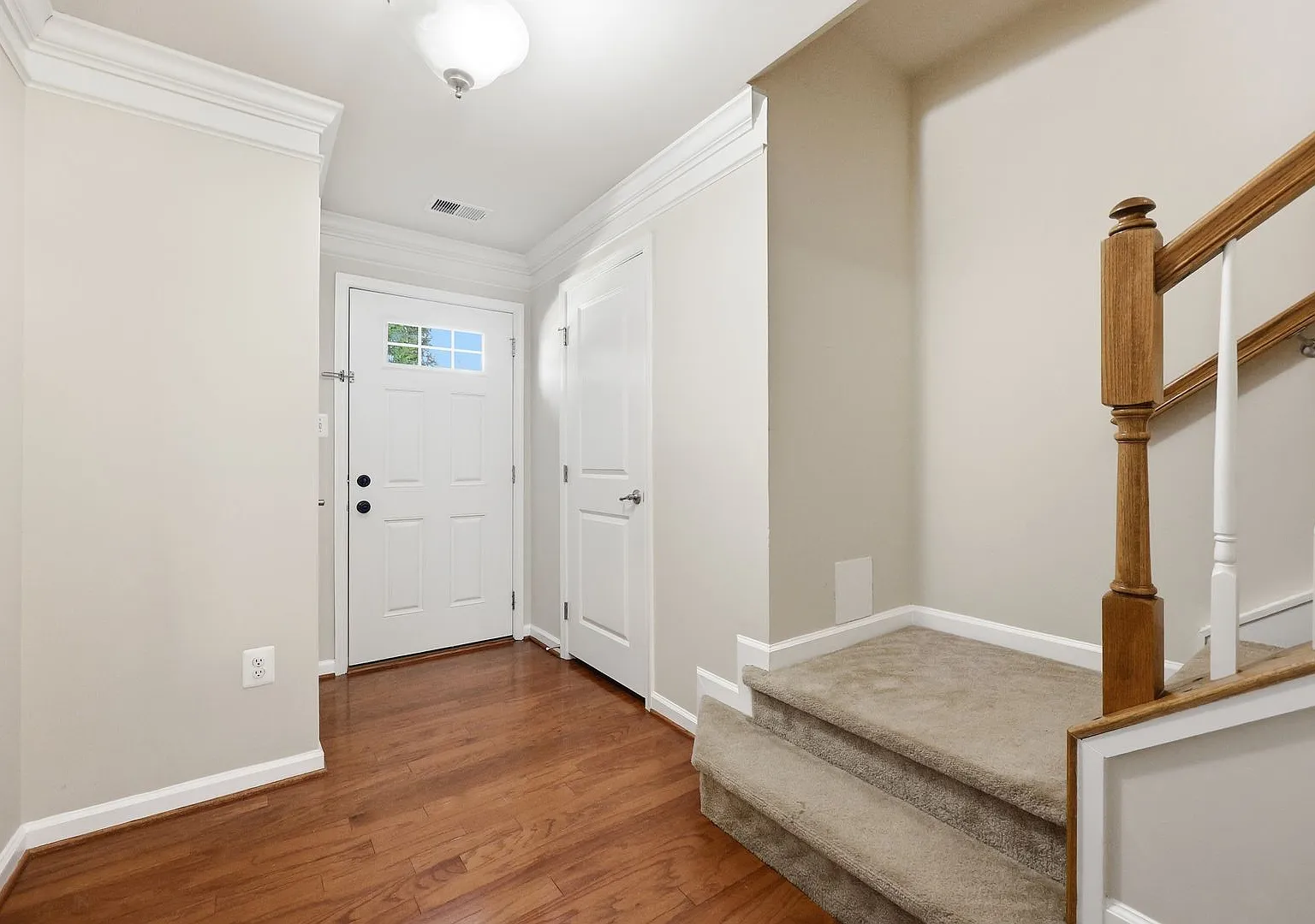Large Townhome in Wormans Mill! — Photo 2