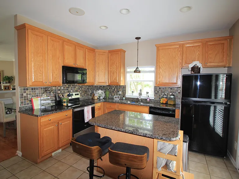 317 Kinellan Ln — Photo 8