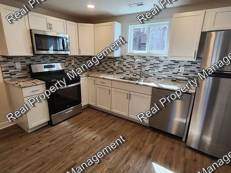 2830 Grand Blvd — Photo 4