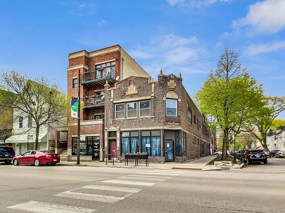1st image of 3204 N Oakley Ave #1