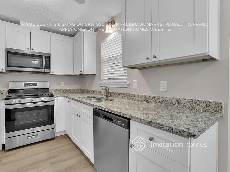 3742 Saddle Ridge Dr — Photo 8
