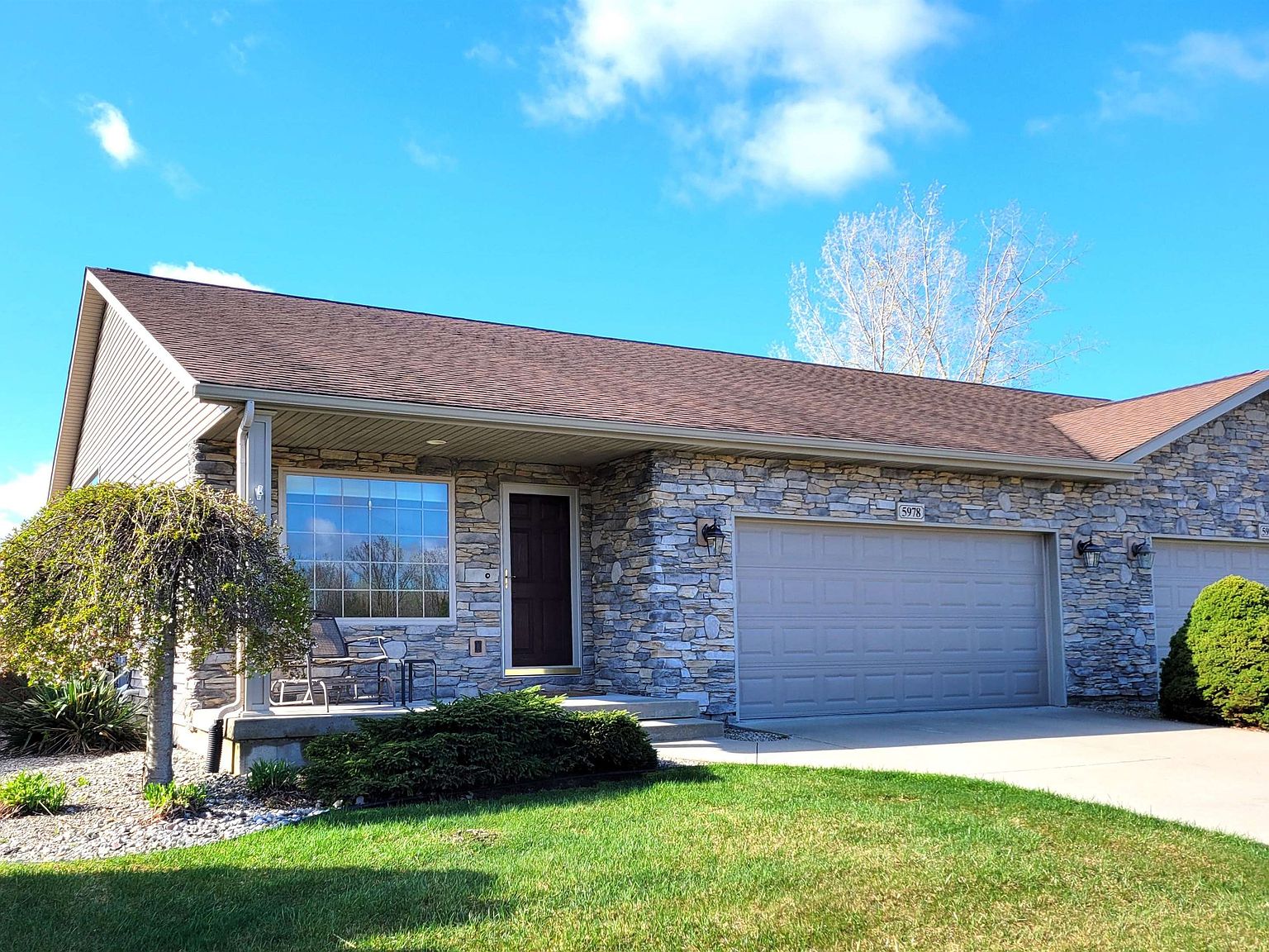 5978 Lexie Ln, Bay City, MI 48706 | Zillow