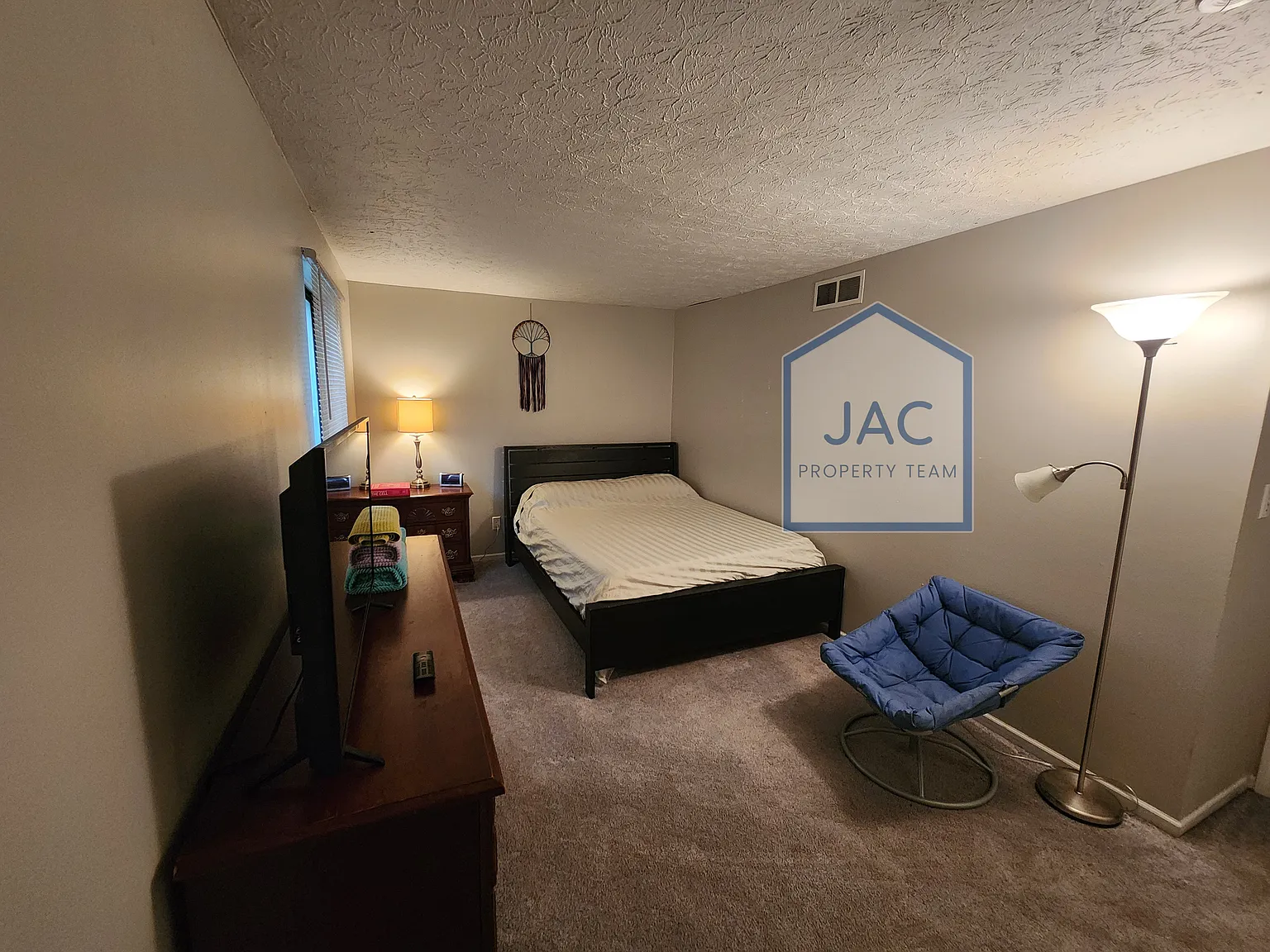 2 bed, 1.5 bath, 1180 sqft, $1,150 — Photo 2