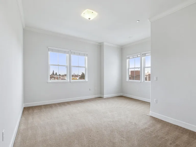 396 1st St #17 — Photo 37