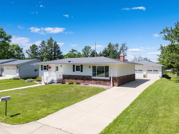 708 Lyndale Ave, Spring Valley, MN 55975