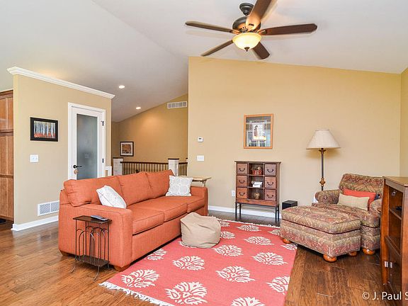 4th image of 7372 Rock Canyon Dr SW