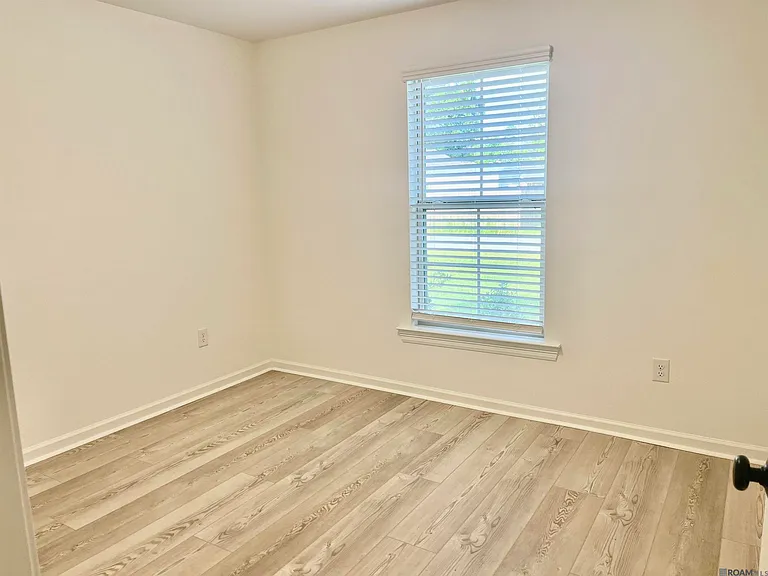 10922 S Lakeside Dr — Photo 13